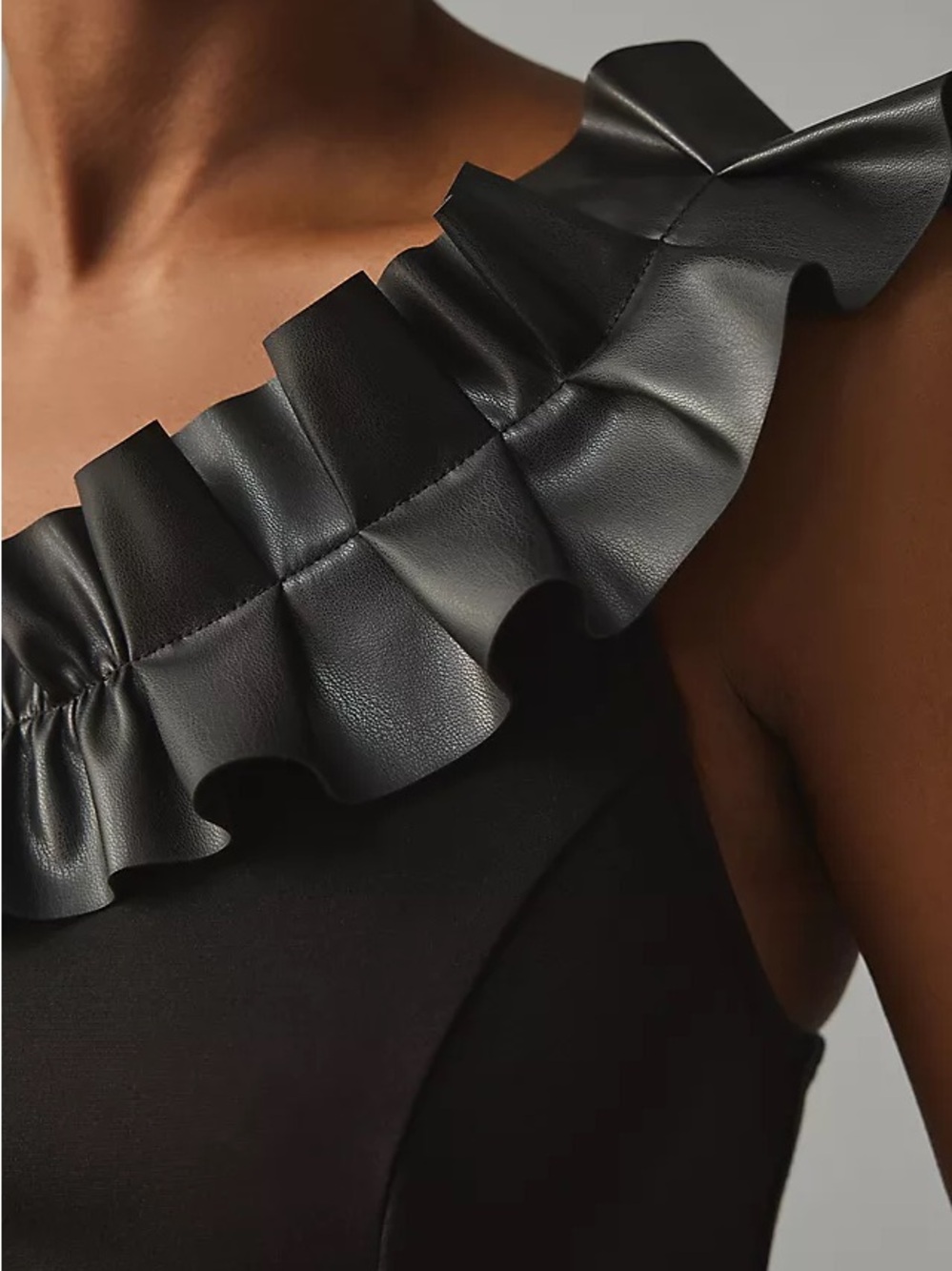 Anthropologie / Sunday in Brooklyn One-Shoulder Ruffled Faux Leather Top Black - Picture 4 of 9